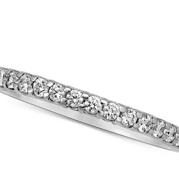 Macy’s bridal ring set. Engagement ring 3/4 ct. t.w. & the band is 1/4 ct t.w. - Picture 3 of 9